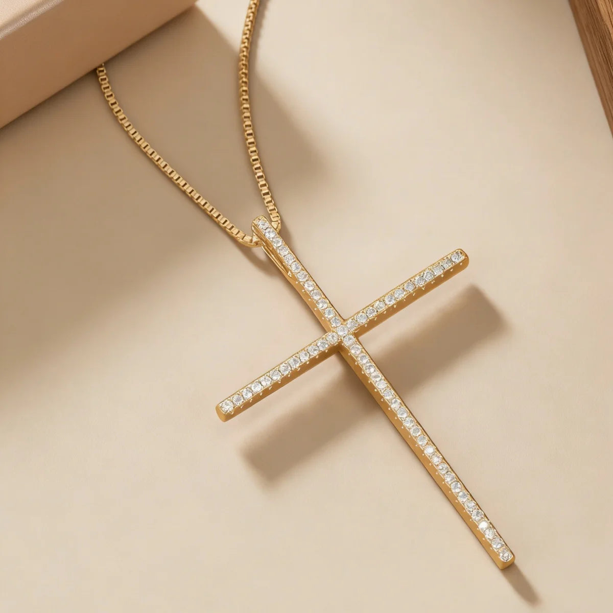 Elegant Cross Pendant Necklace – Gold & Silver