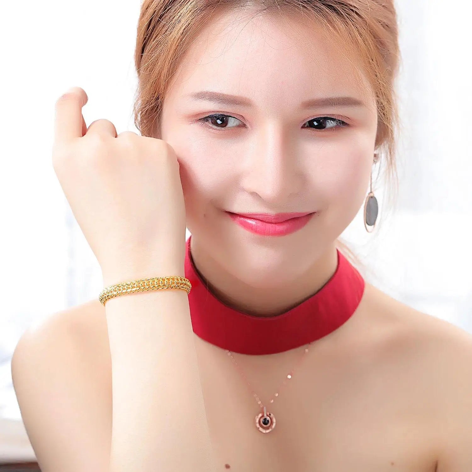 18K gold-plated elegant woven link bracelet close-up
